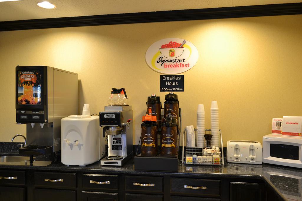 Super 8 By Wyndham Hanover Ngoại thất bức ảnh